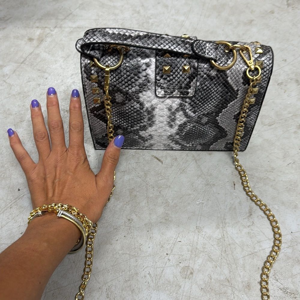 Studded Snake Print Crossbody Bag - NEW Purse - Gold Chain Strap - Zipper Inside - Picture 4 of 4